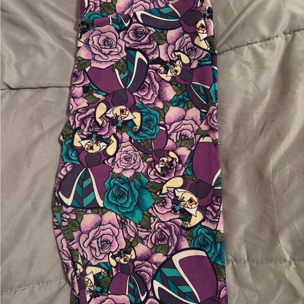 LuLaRoe Purple and Teal Alice in wonderland Patterned Leggings